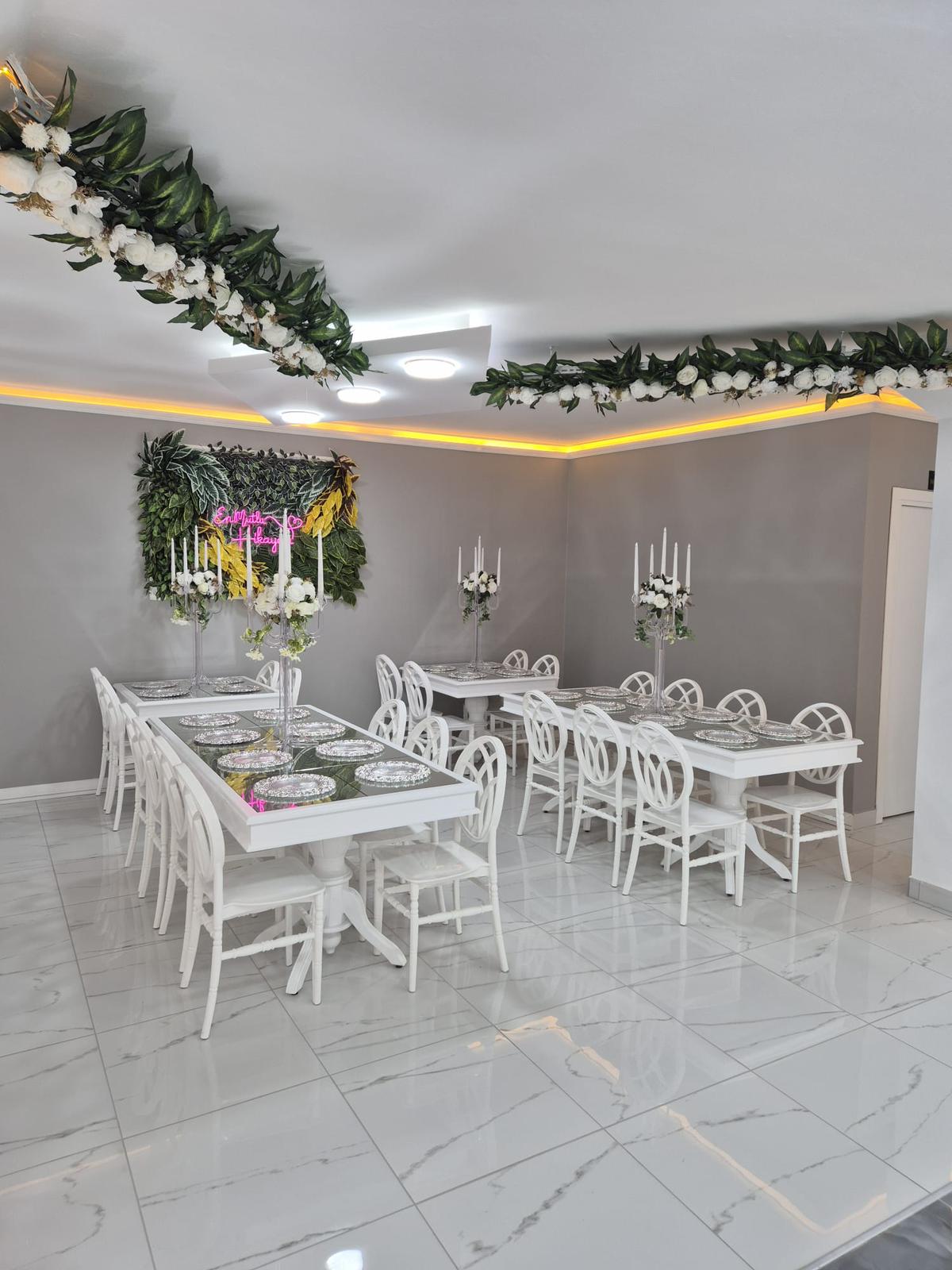 Jasmine Davet Evi masa düzeni